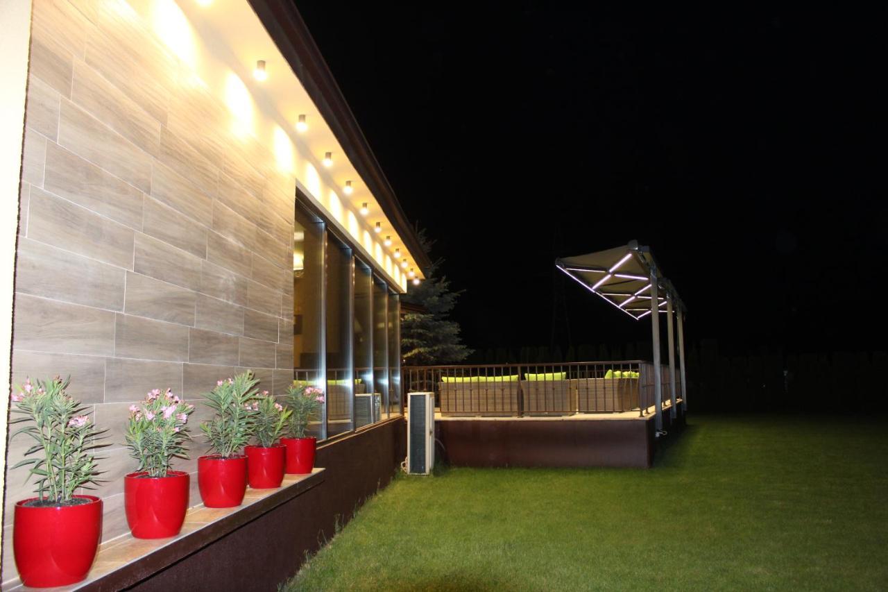 Vila Trapez Săcele Exterior foto